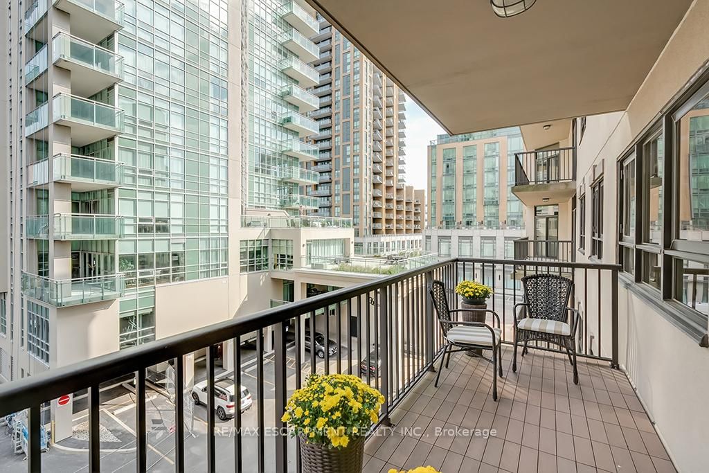 399 Elizabeth St, unit 411 for sale