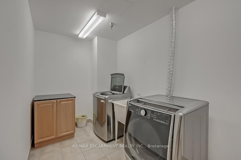 399 Elizabeth St, unit 411 for sale