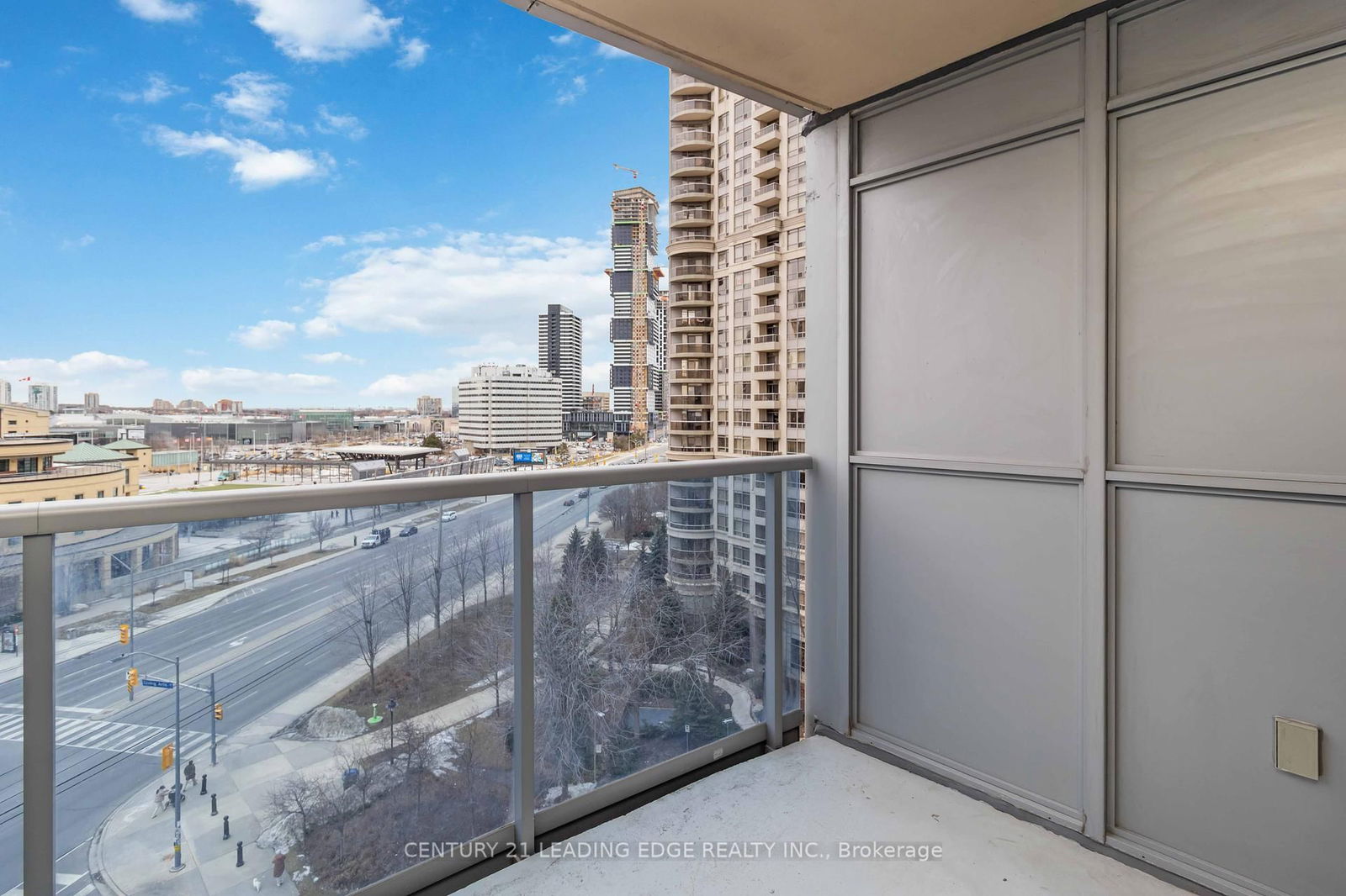 330 BURNHAMTHORPE Rd W, unit 806 for rent