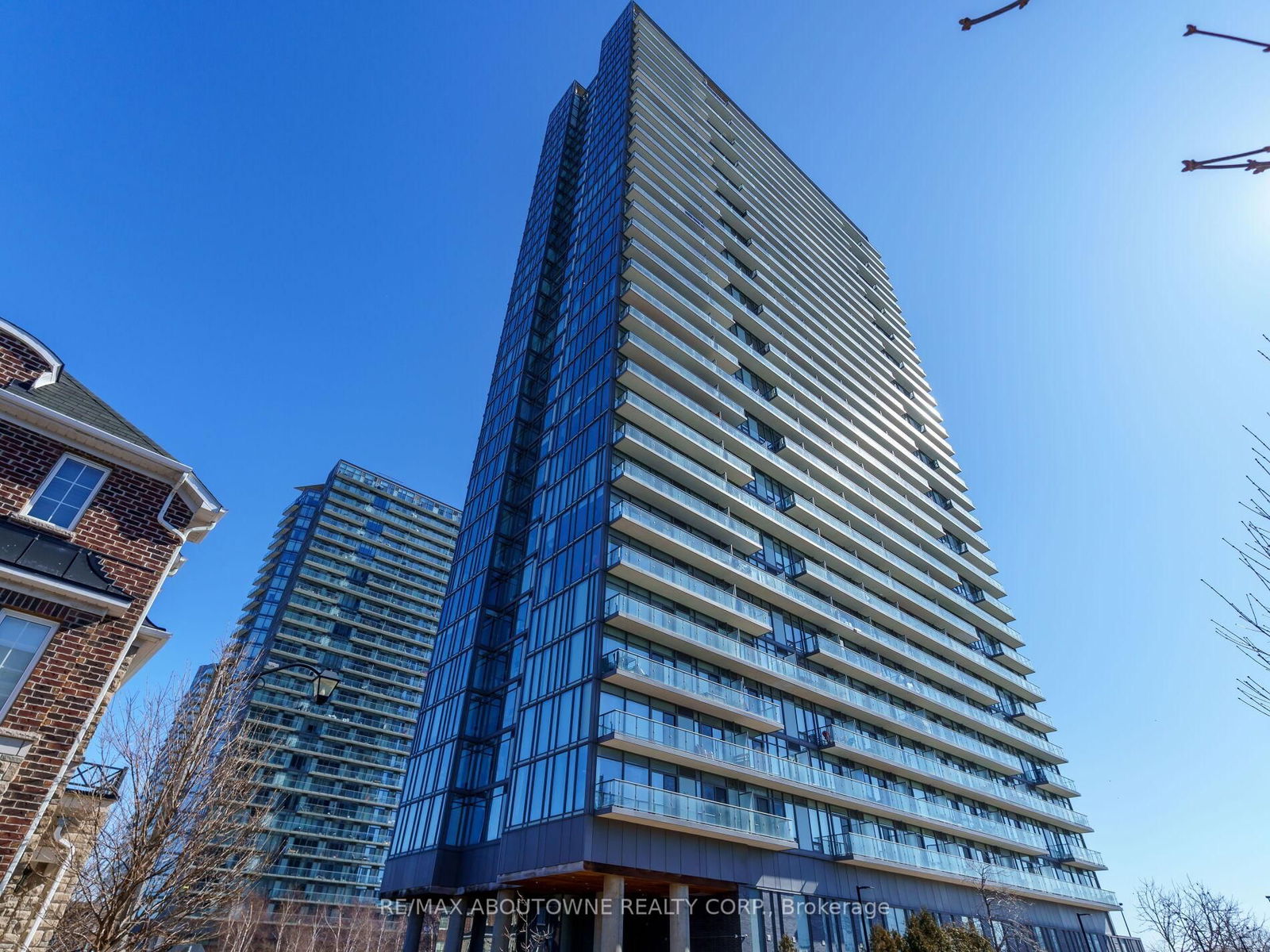 105 The Queensway Ave, unit 2702 for sale