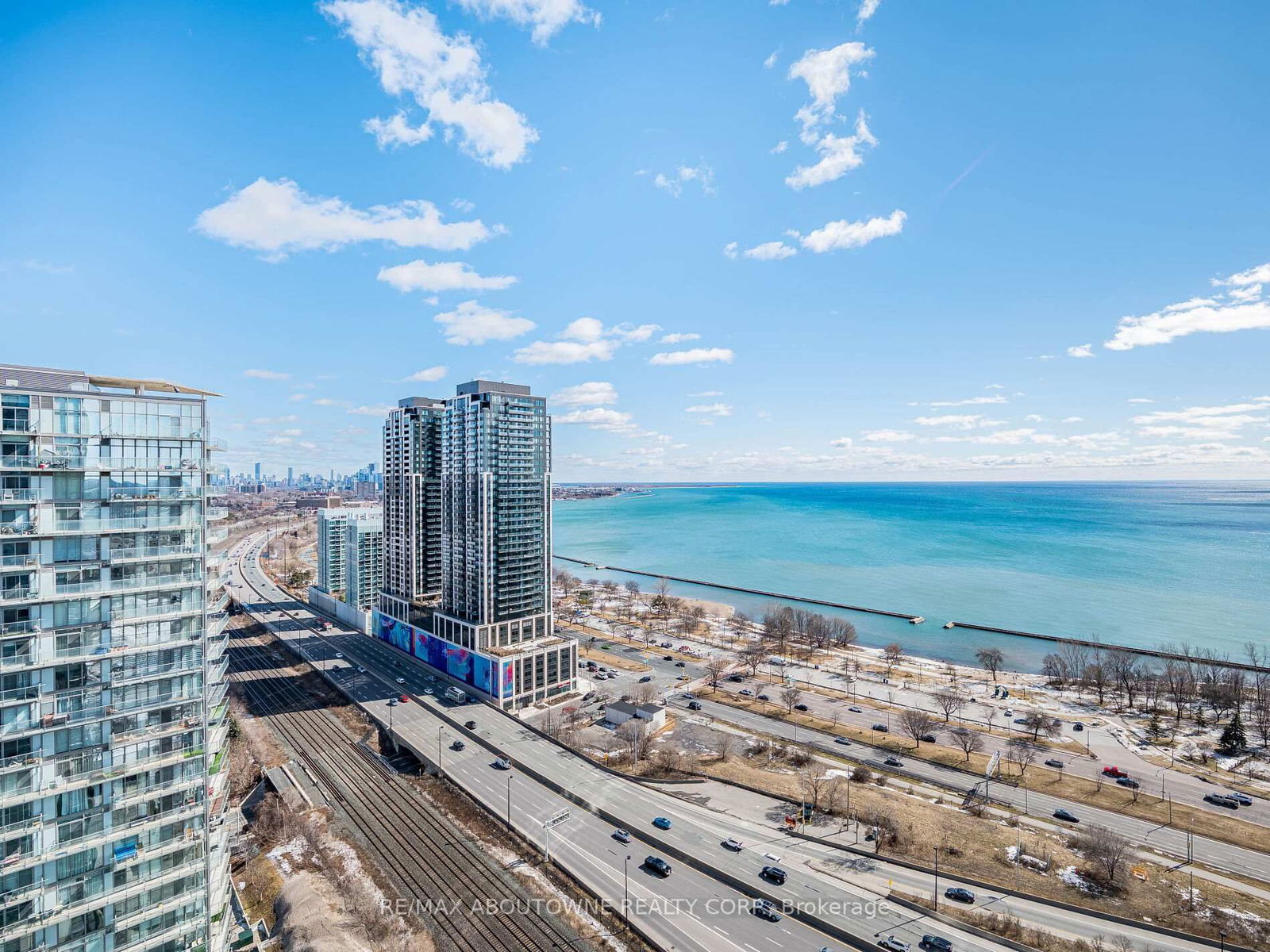 105 The Queensway Ave, unit 2702 for sale