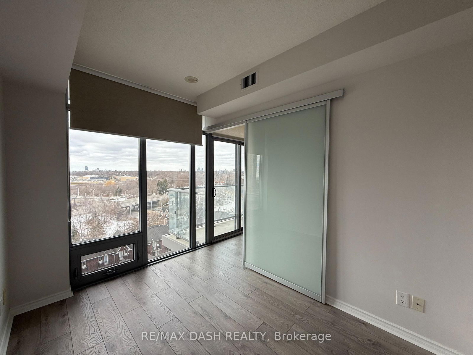 105 The Queensway Ave, unit 909 for rent