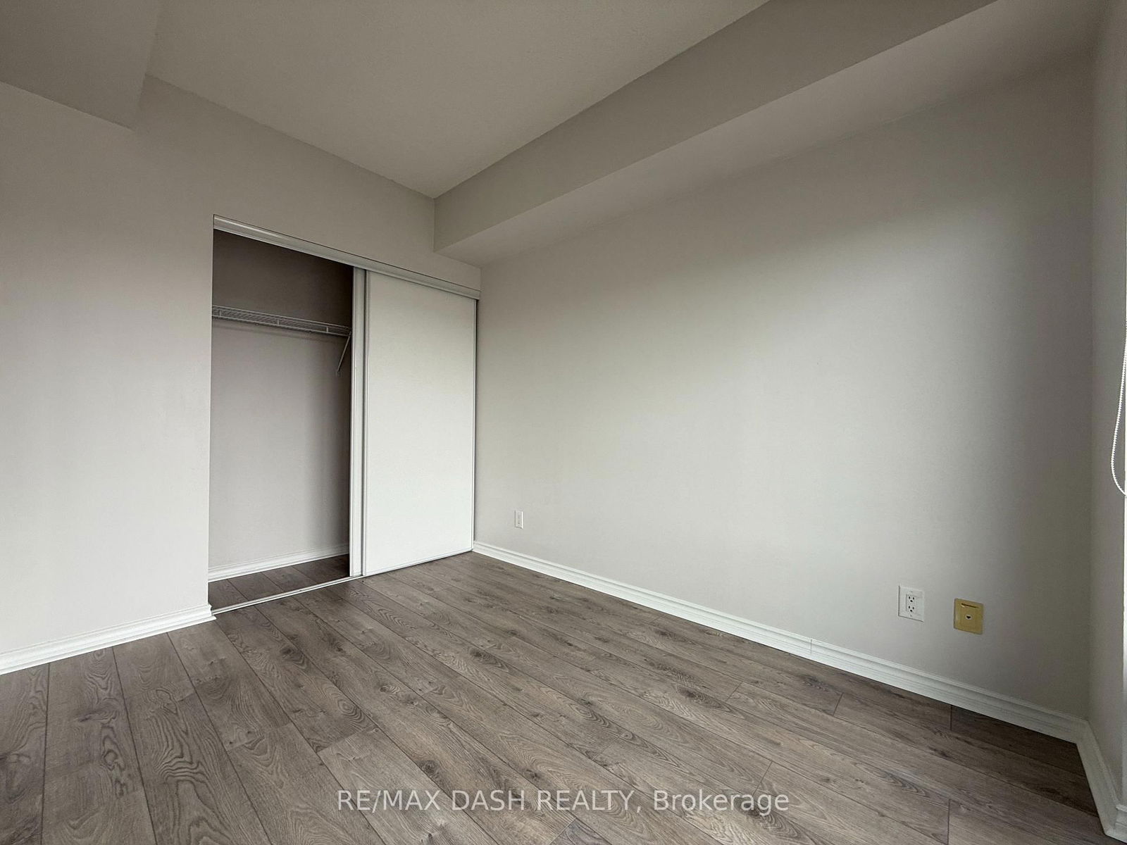 105 The Queensway Ave, unit 909 for rent