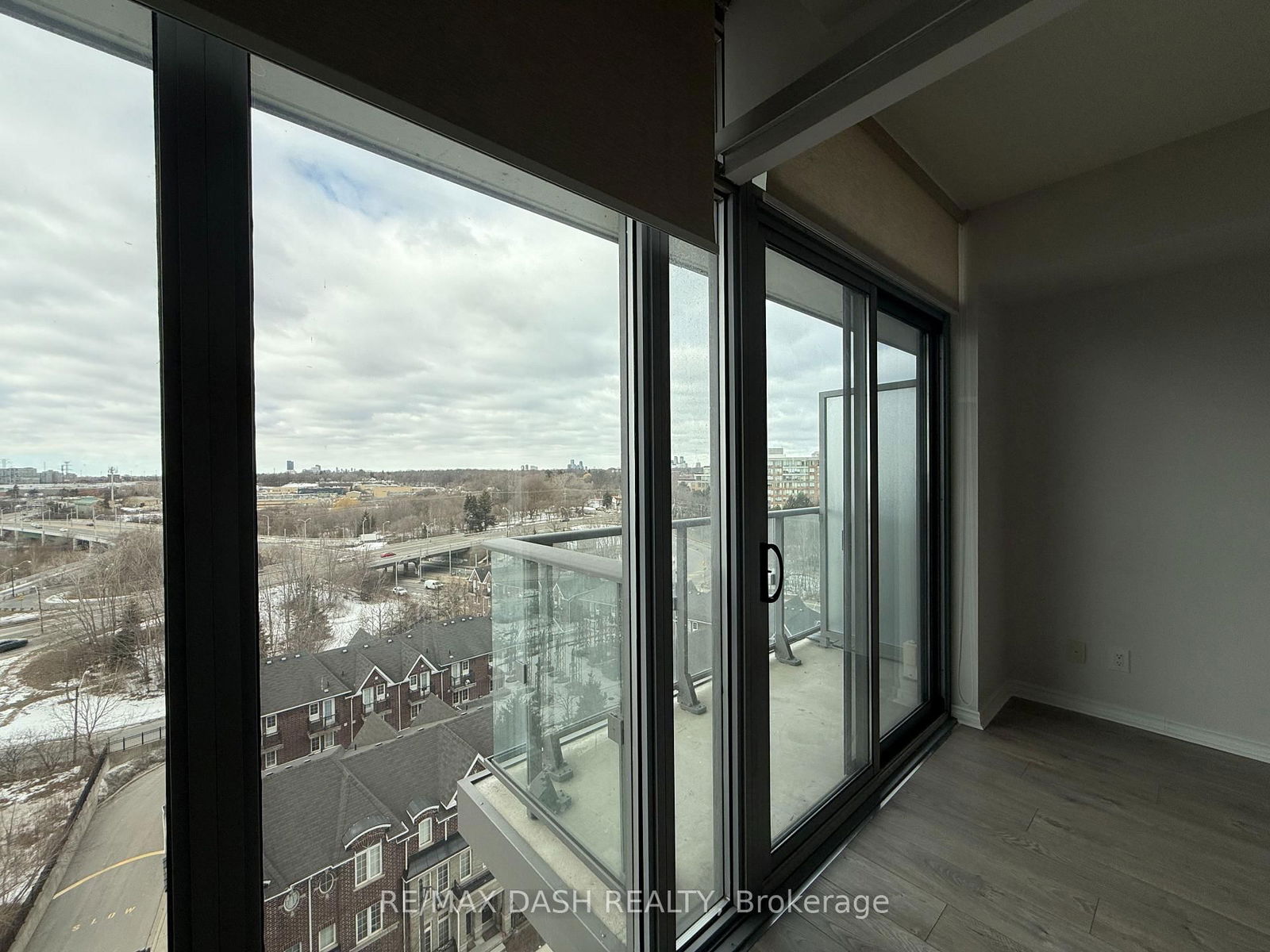 105 The Queensway Ave, unit 909 for rent