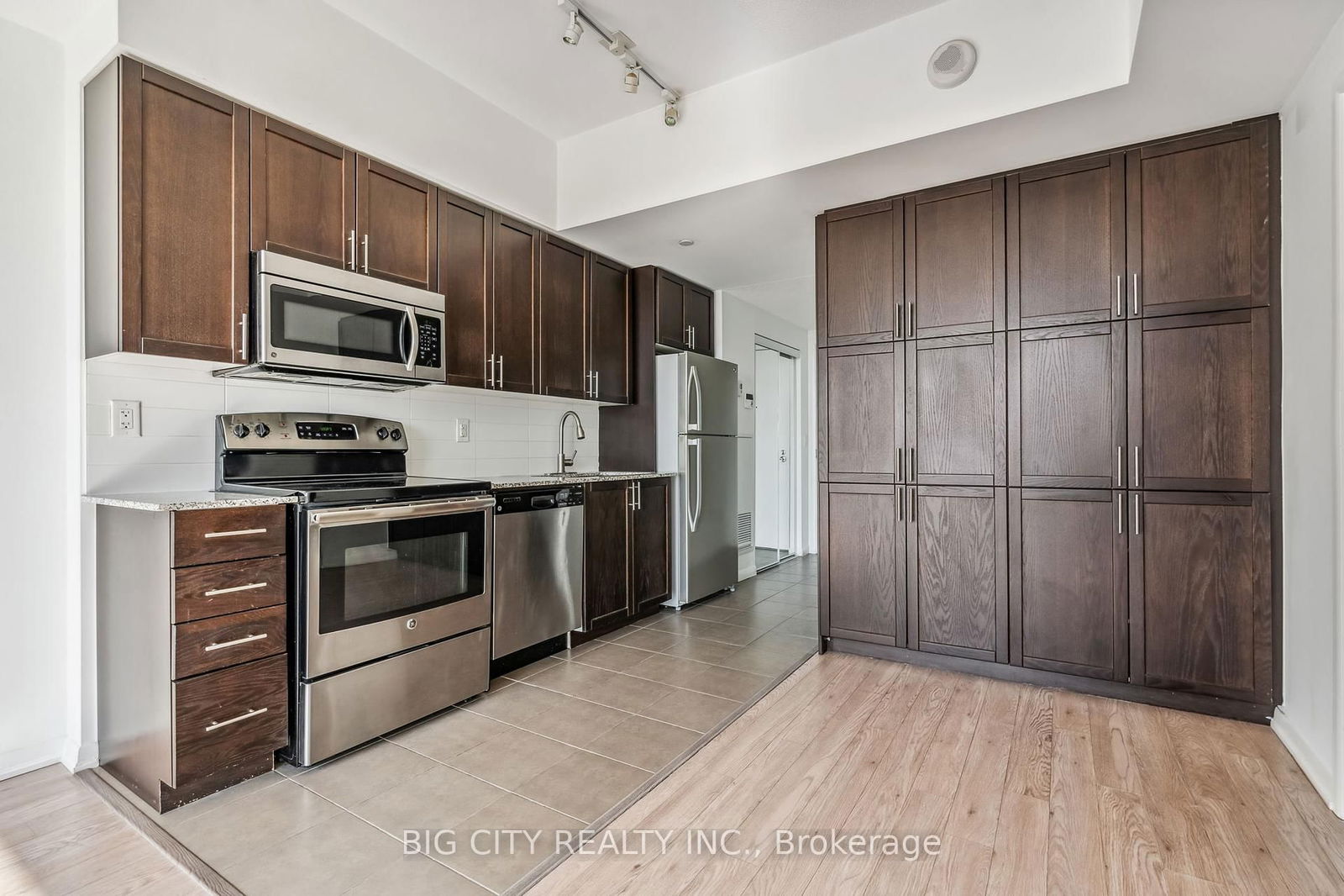 830 Lawrence Ave W, unit 837 for sale