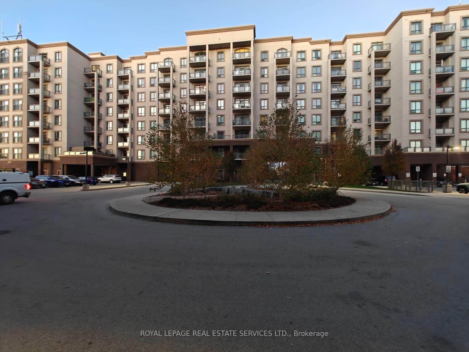 2490 Old Bronte Rd, unit 512 for rent