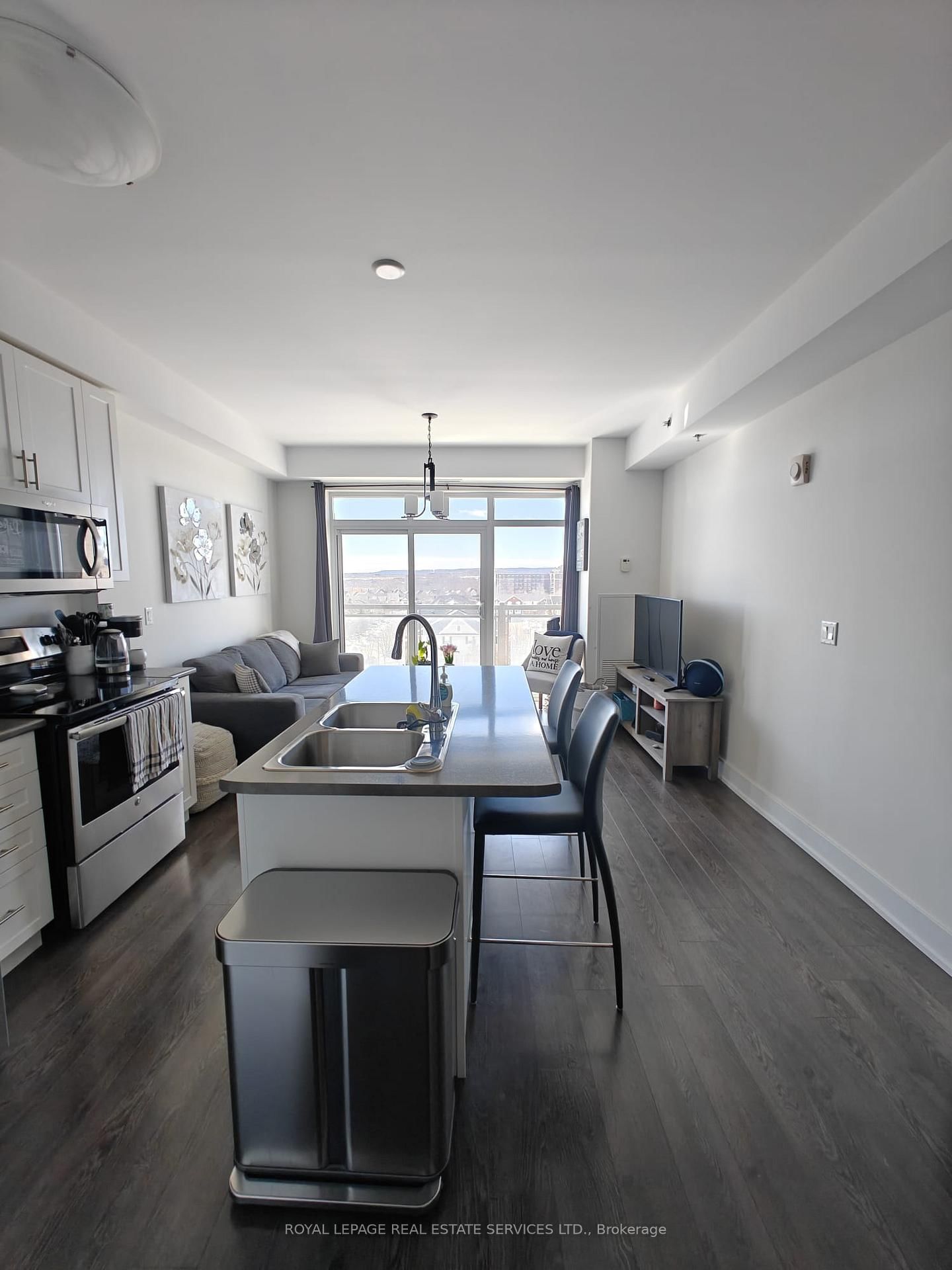 2490 Old Bronte Rd, unit 512 for rent