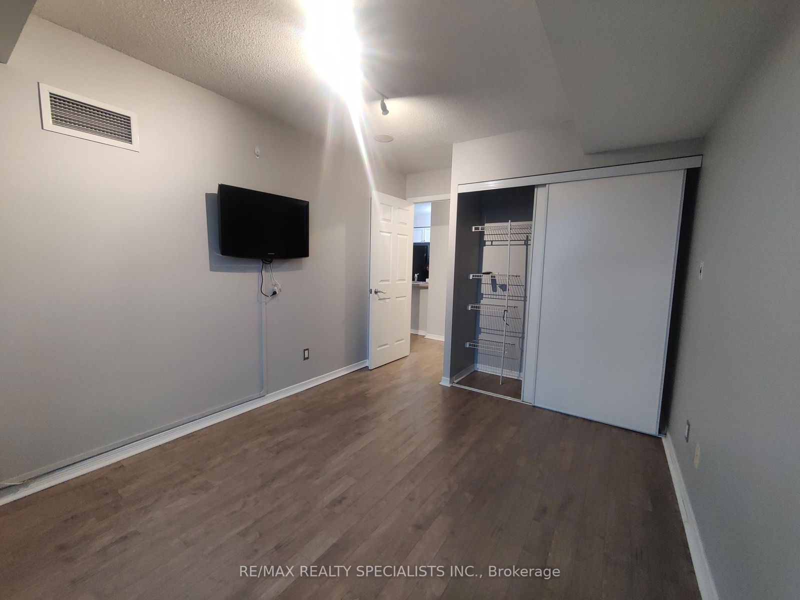 4889 Kimbermount Ave, unit 701 for rent