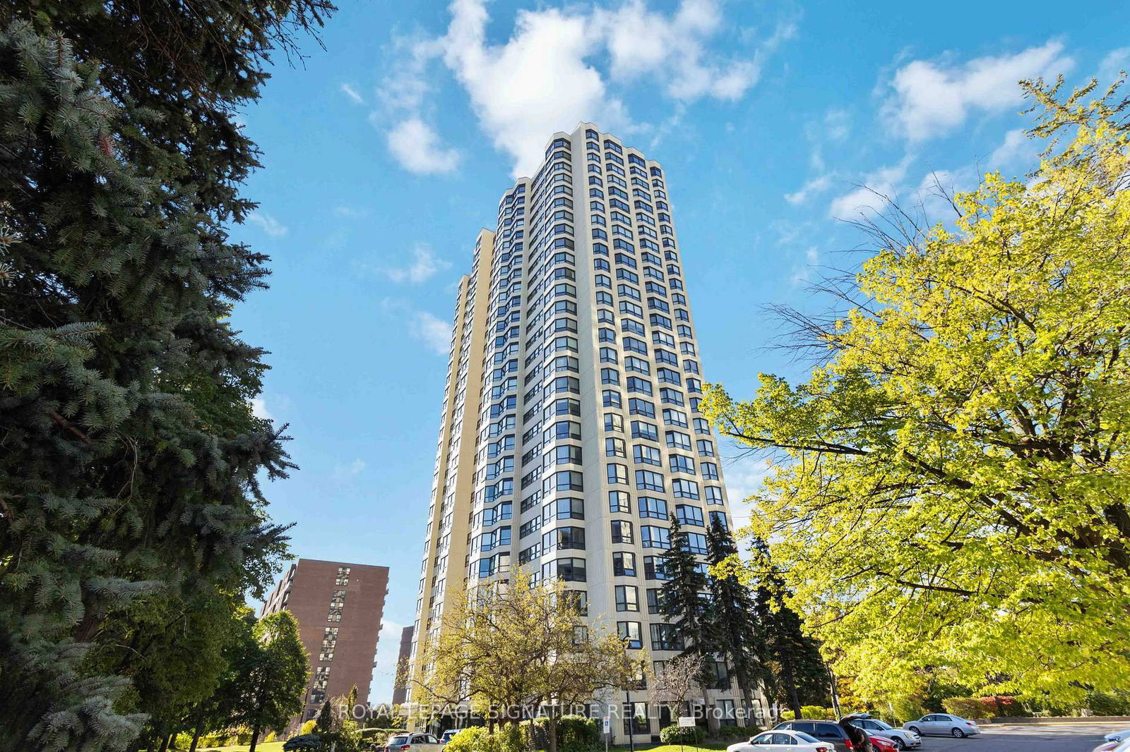 8 Lisa St, unit 504 for sale