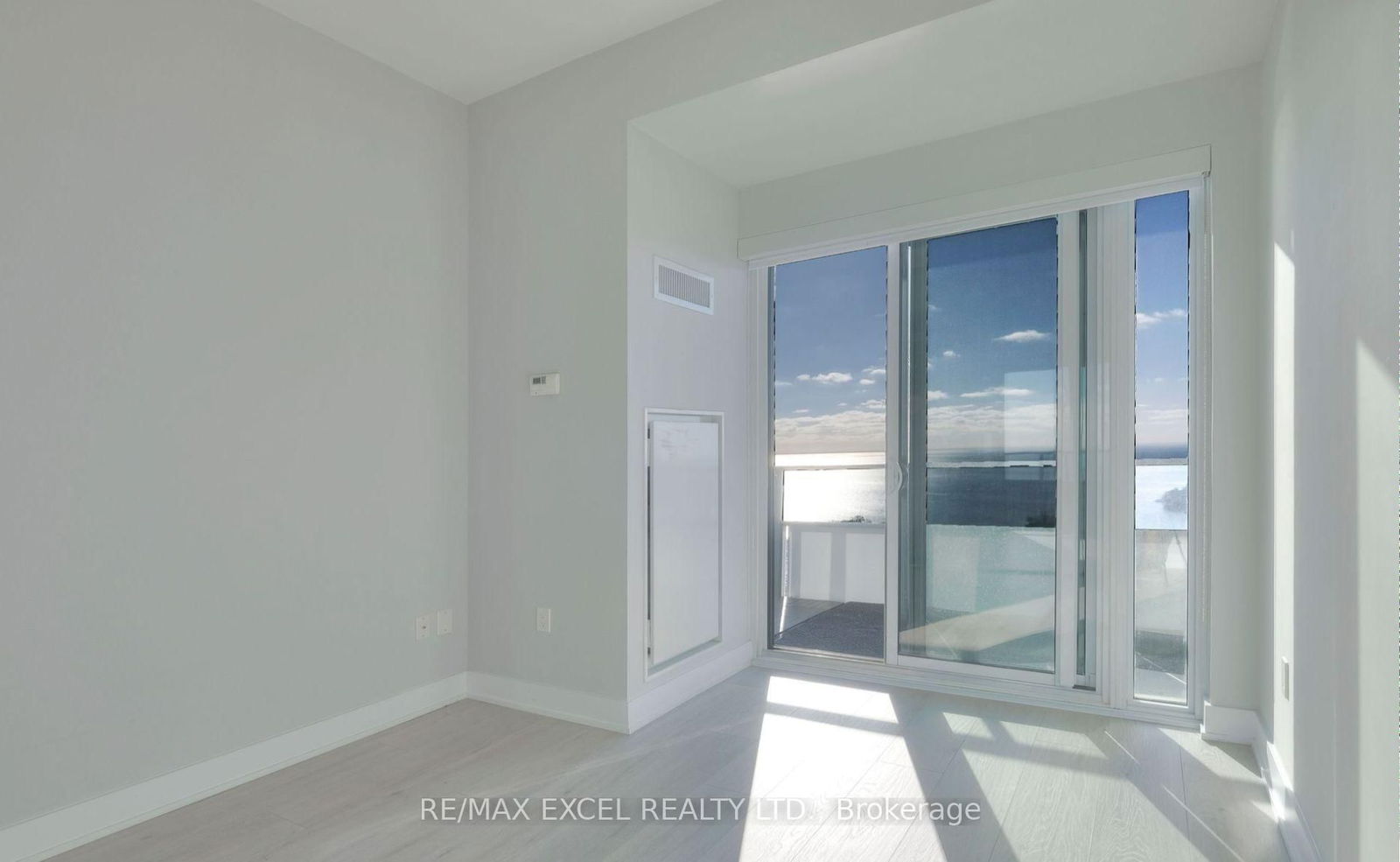 20 Shorebreeze Dr, unit 4509 for rent