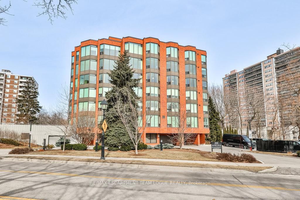 2121 Lakeshore Rd, unit 502 for sale