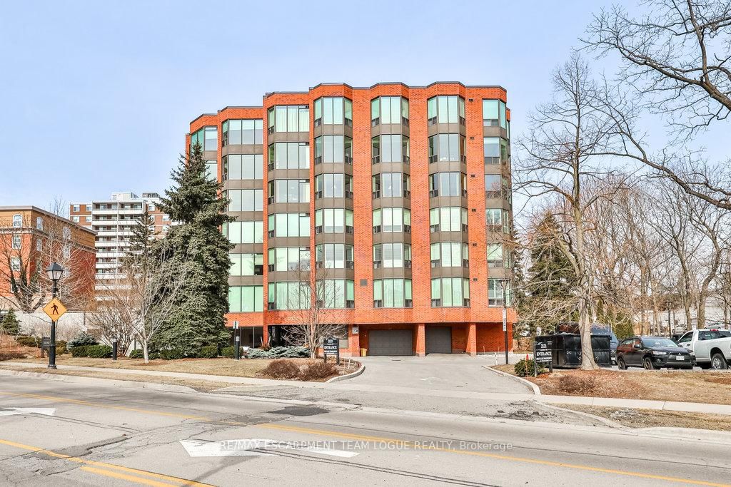 2121 Lakeshore Rd, unit 502 for sale