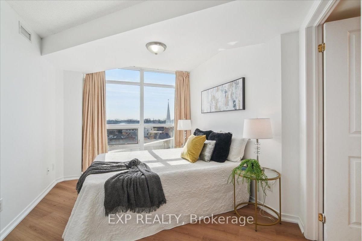 9 George St N, unit 706 for sale