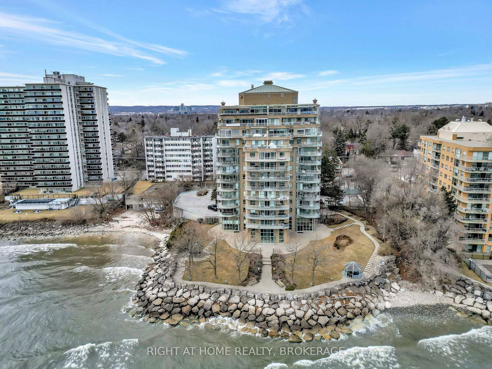 2190 Lakeshore Rd, unit 802 for sale