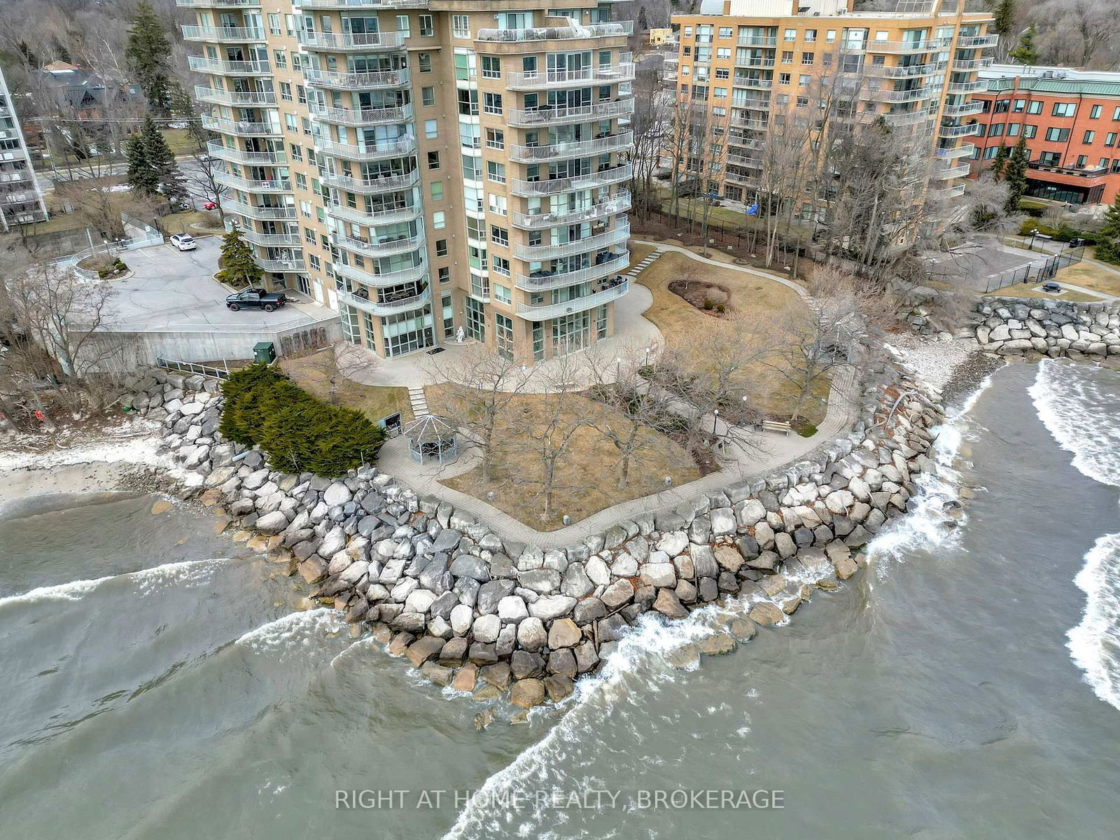 Lakepoint Condos, Burlington, Toronto