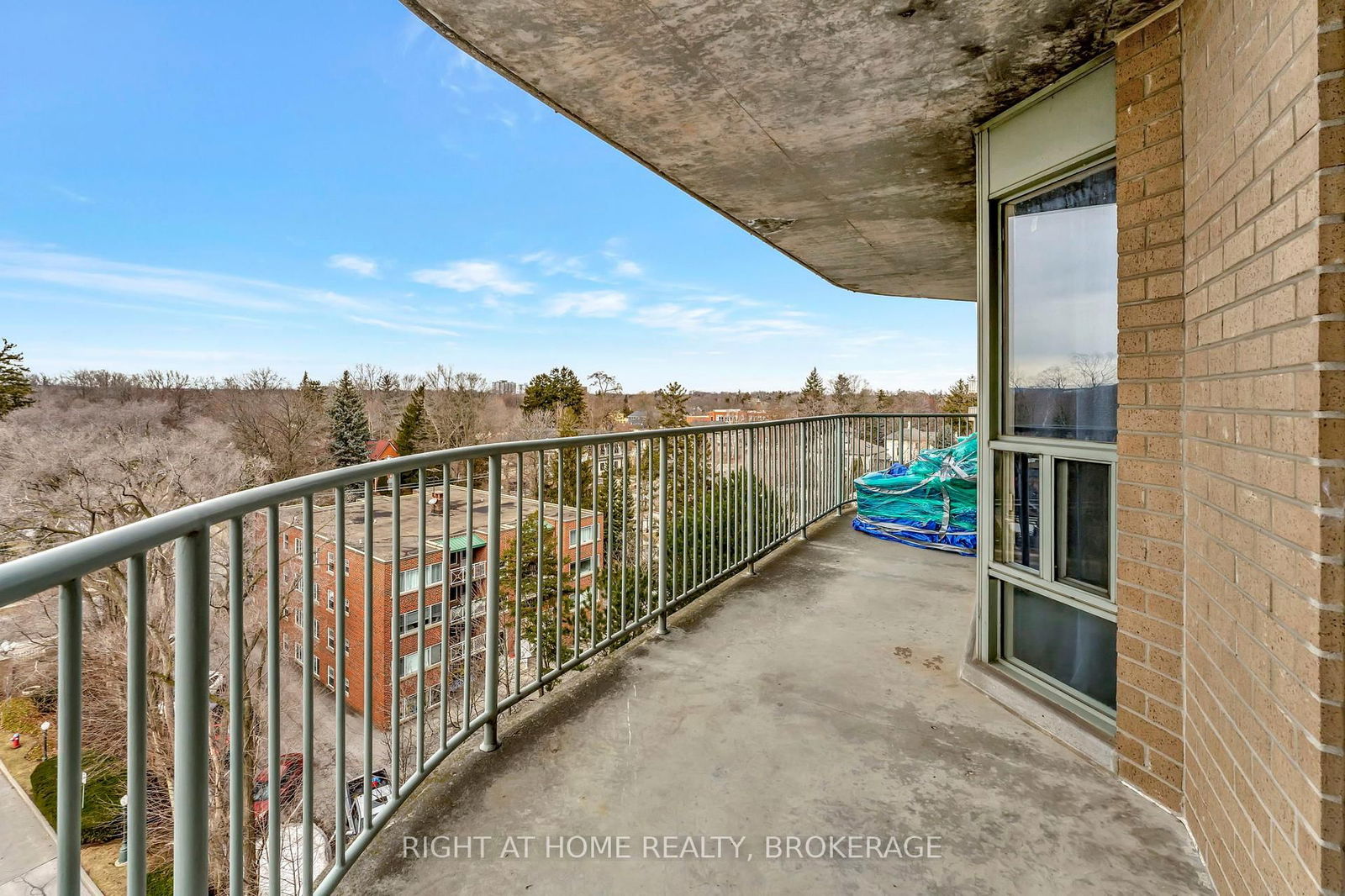 2190 Lakeshore Rd, unit 802 for sale