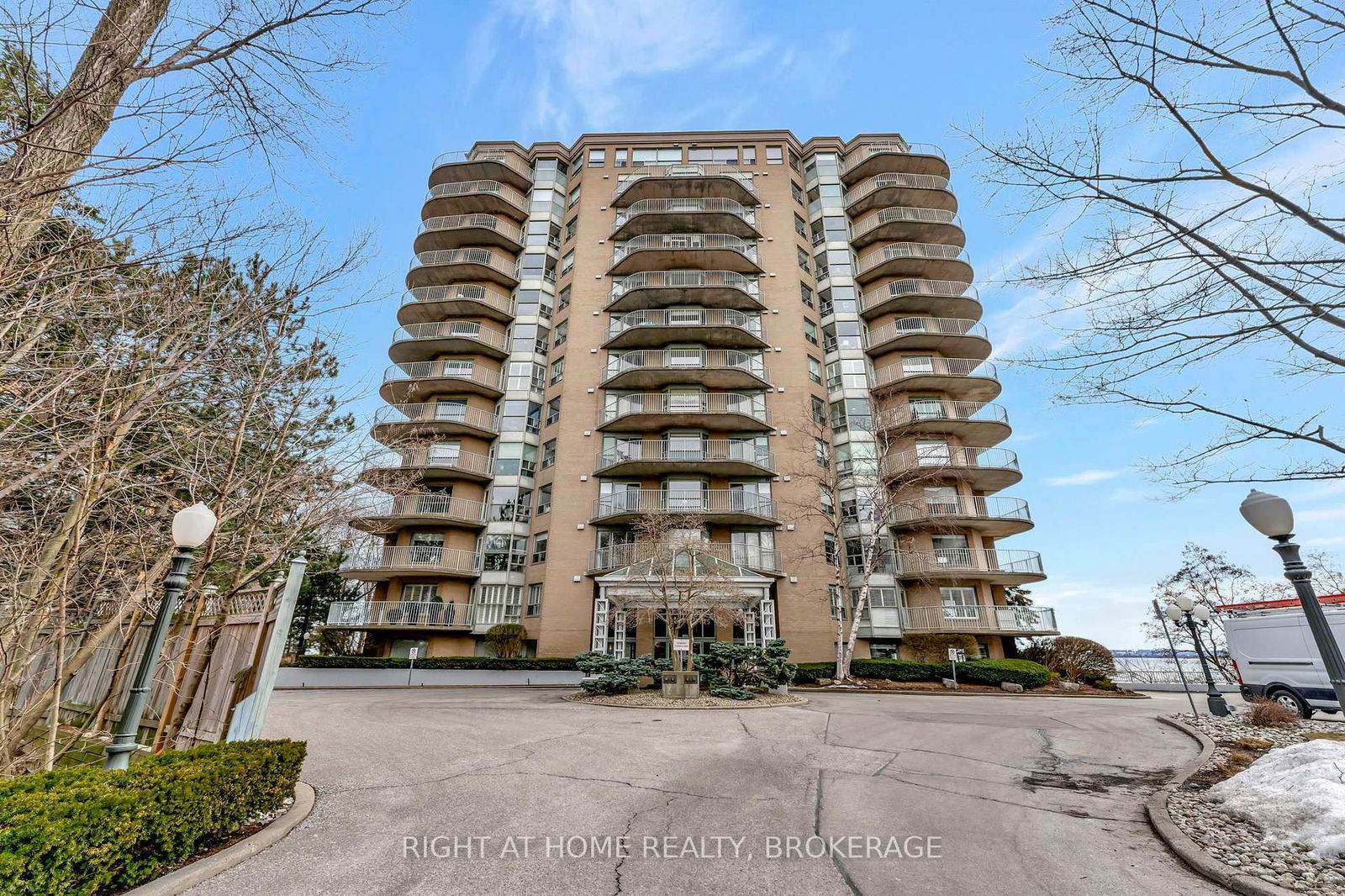 Lakepoint Condos, Burlington, Toronto