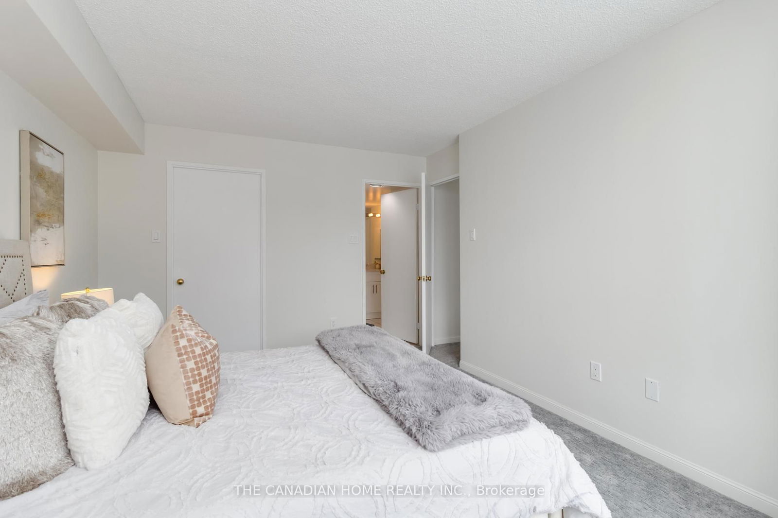 12 Laurelcrest St, unit 211 for sale