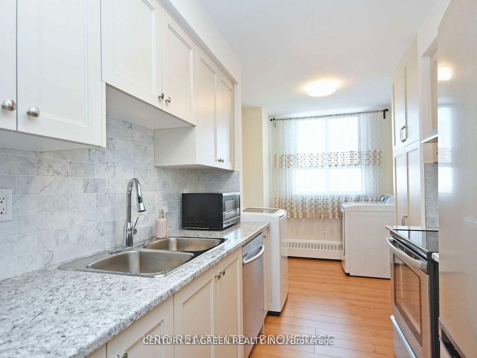 1615 Bloor St, unit 906 for rent