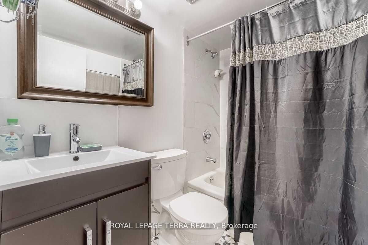 4 Lisa St, unit 1207 for rent