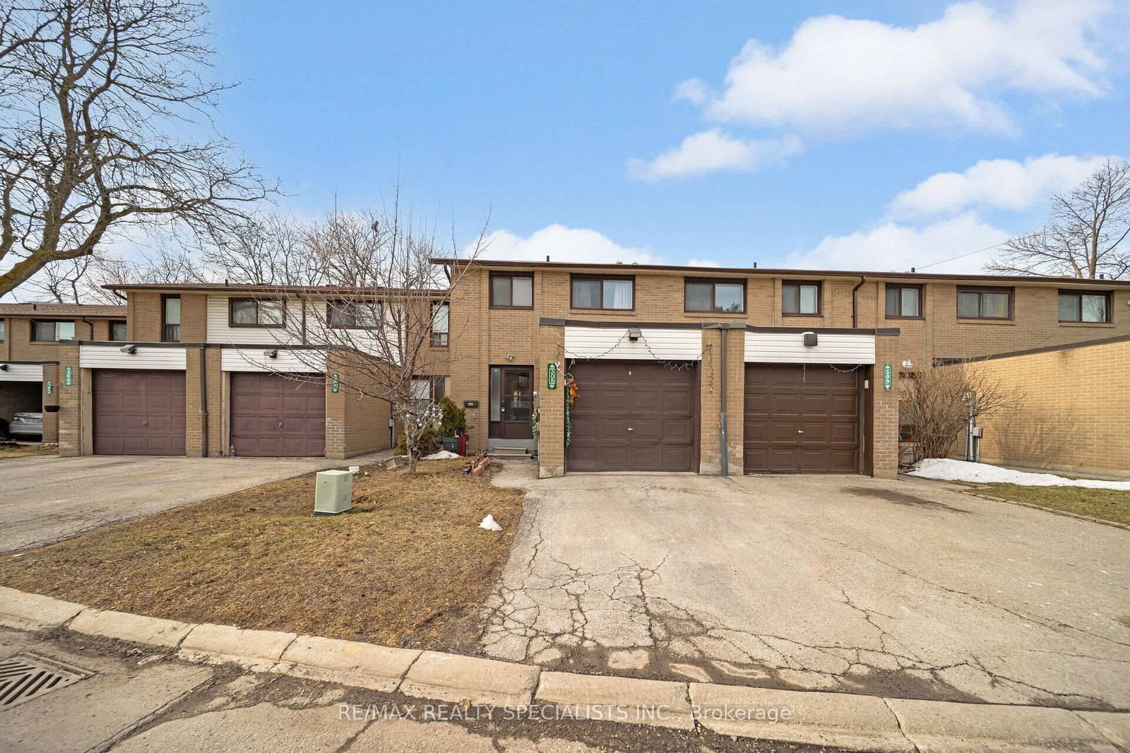 308 Fleetwood Cres for sale 