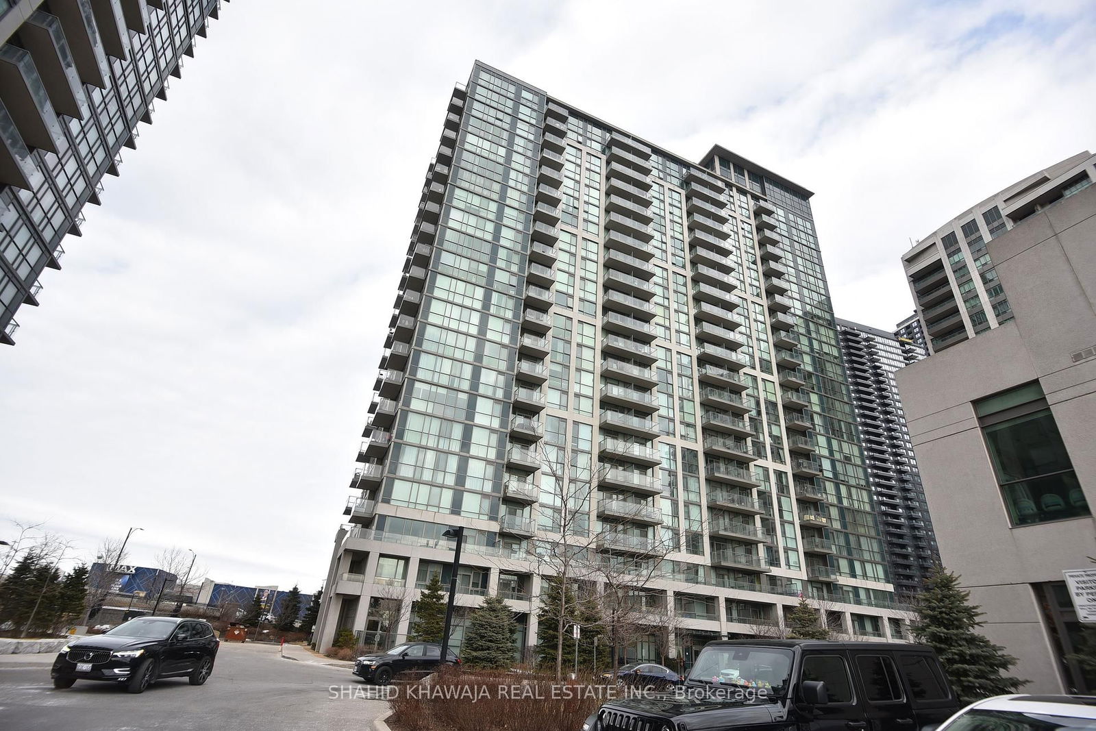 349 Rathburn Rd W, unit 206 for sale