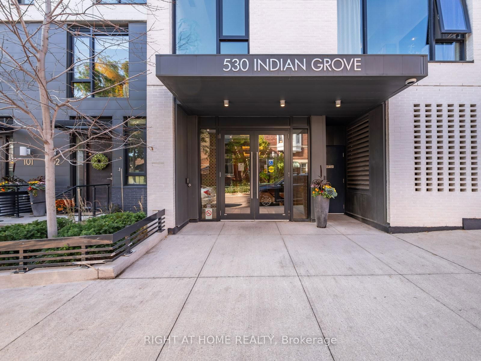 530 Indian Grve, unit 318 for sale