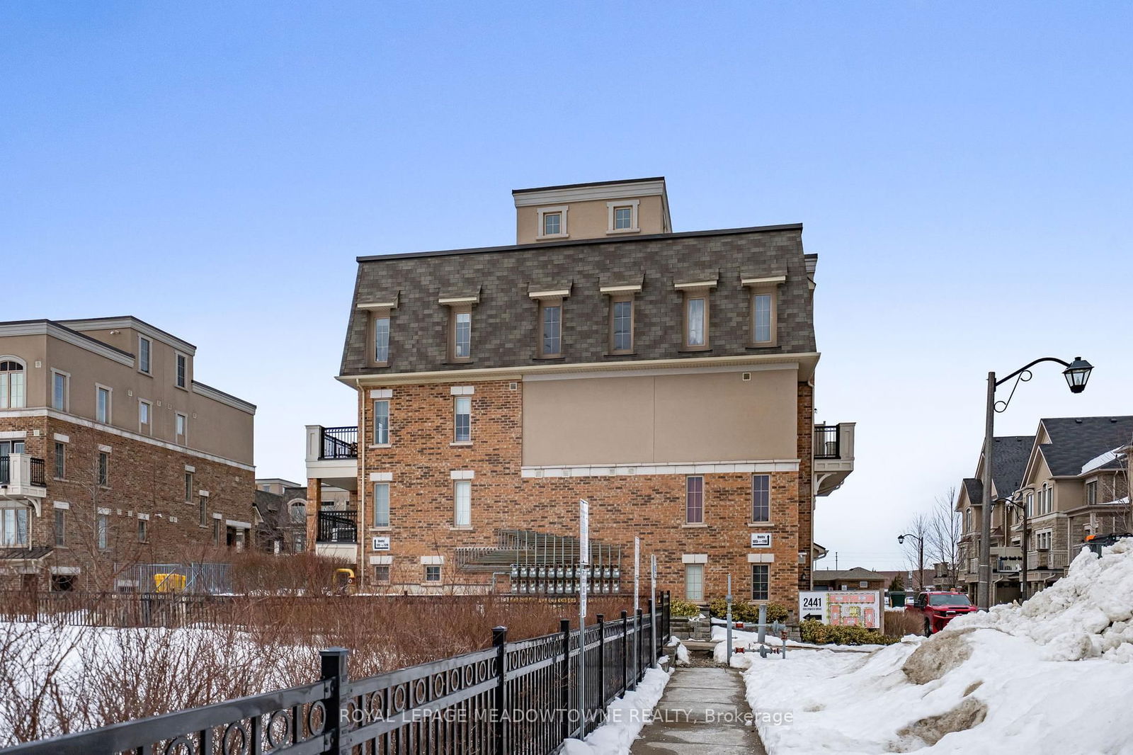 2441 Greenwich Dr, unit 127 for sale