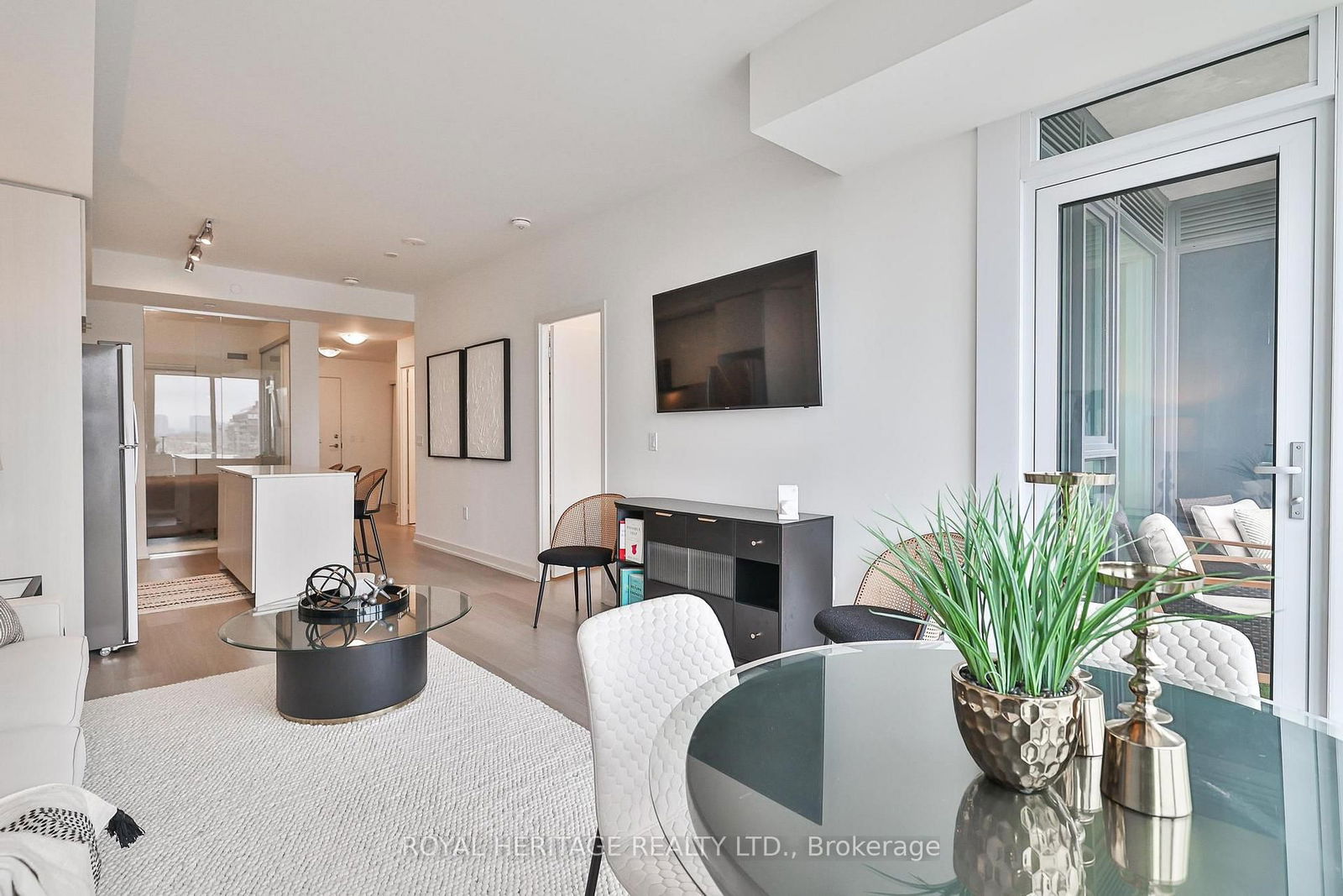 859 The Queensway, unit 423 for sale