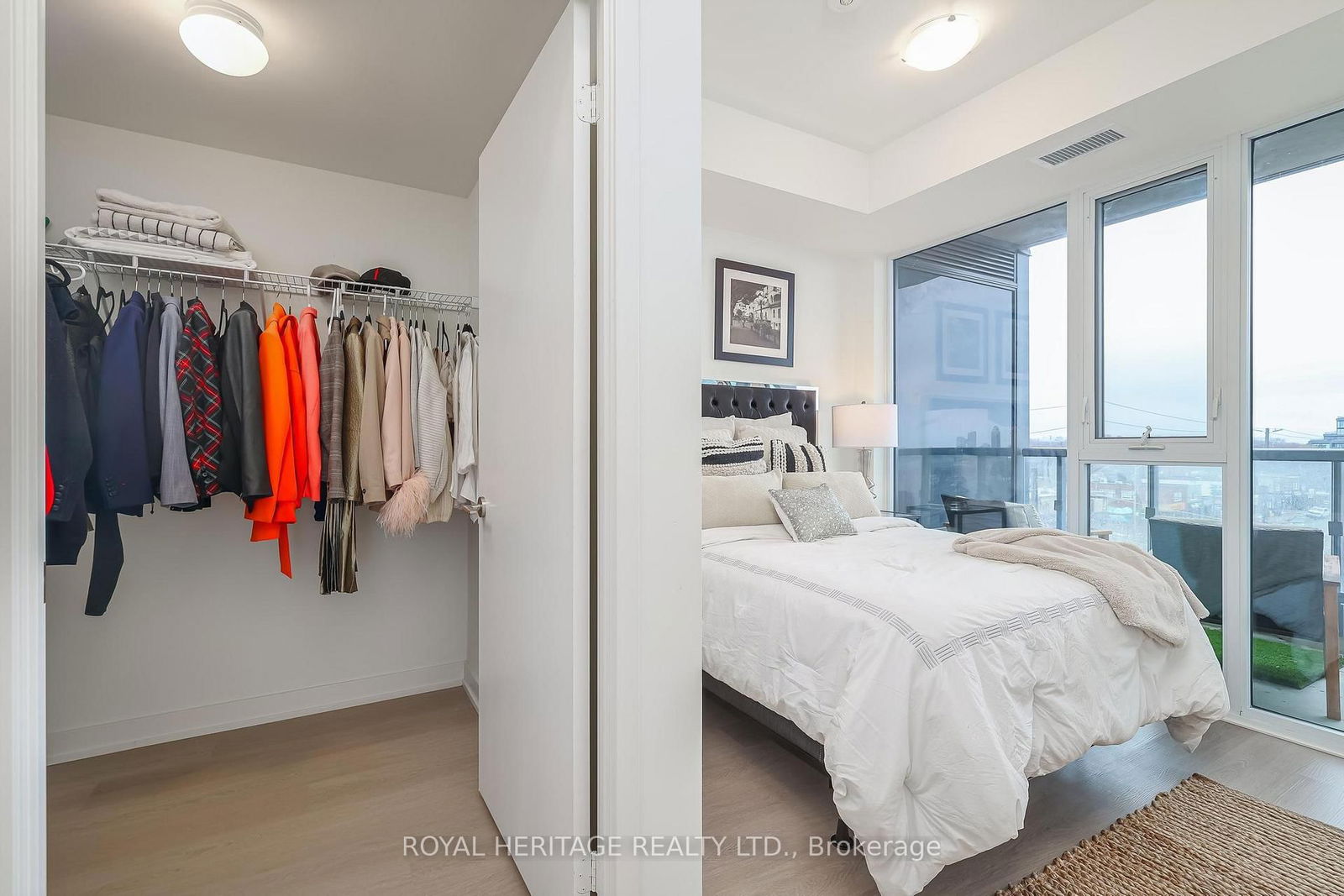 859 The Queensway, unit 423 for sale