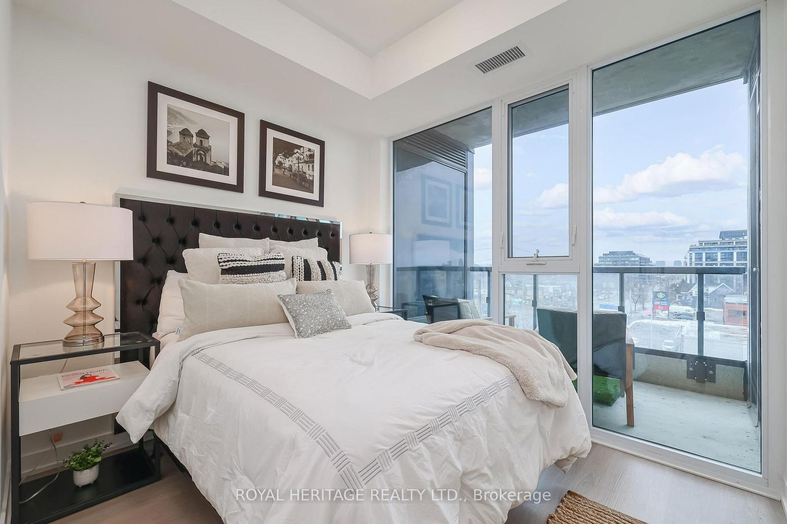 859 The Queensway, unit 423 for sale