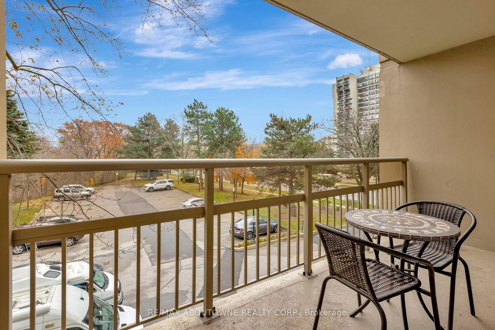 1359 White Oaks Blvd, unit 202 for sale