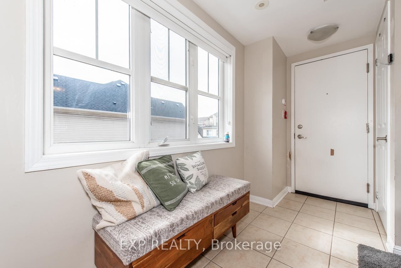 710 Neighbourhood Circ, unit #3 for rent