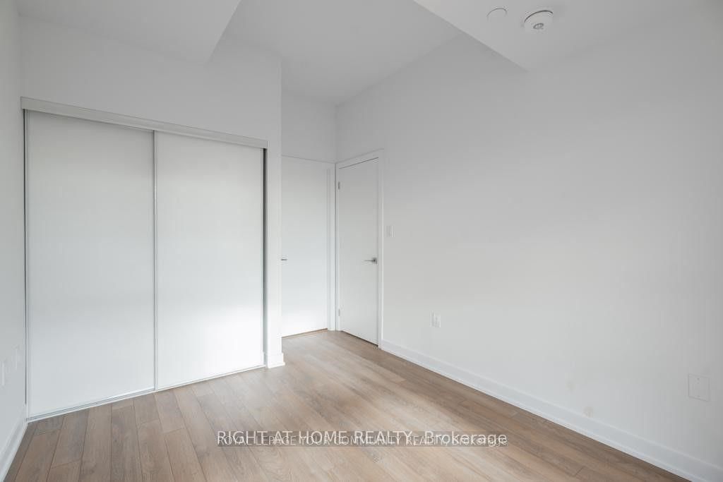 2433 Dufferin St, unit 606 for sale