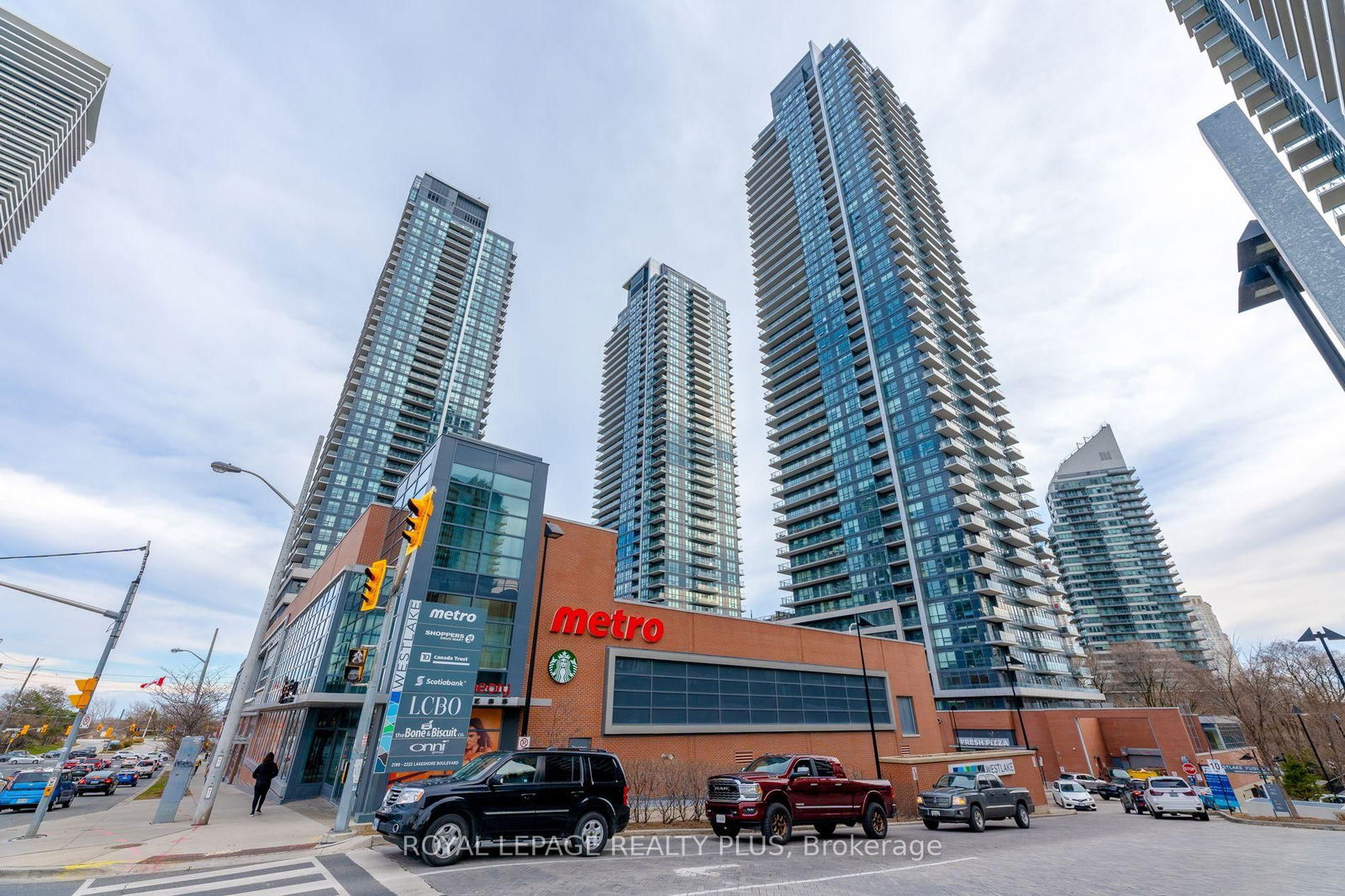 10 Park Lawn Rd, unit 3105 for rent