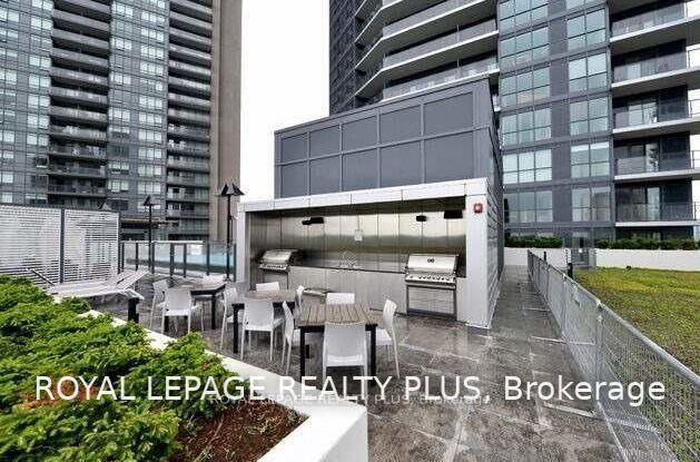 10 Park Lawn Rd, unit 3105 for rent