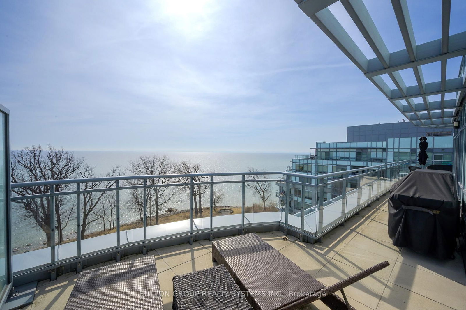 3500 Lakeshore Rd W, unit B814 for rent