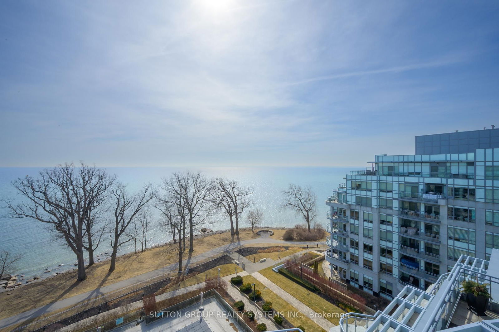 3500 Lakeshore Rd W, unit B814 for rent