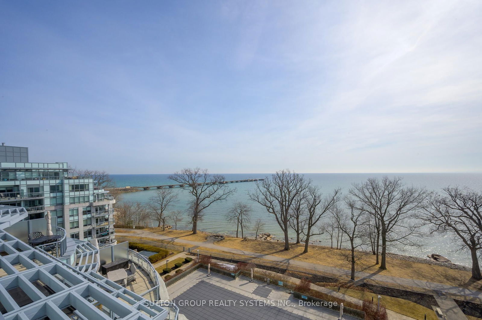 3500 Lakeshore Rd W, unit B814 for rent