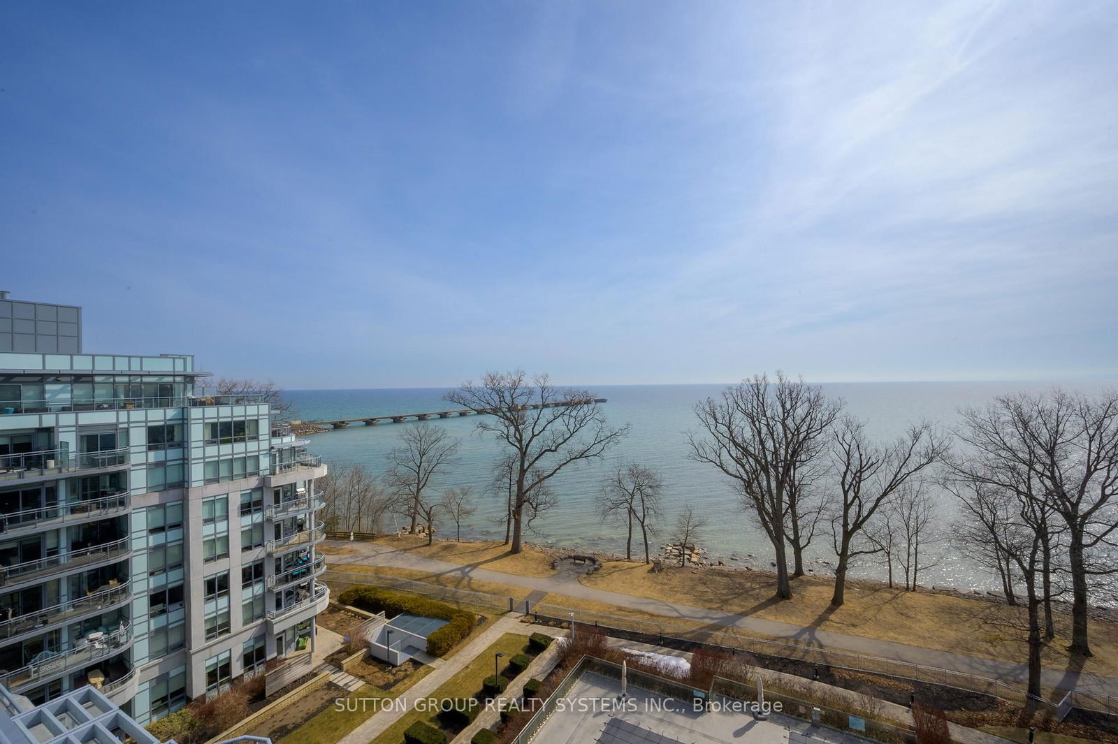 3500 Lakeshore Rd W, unit B814 for rent