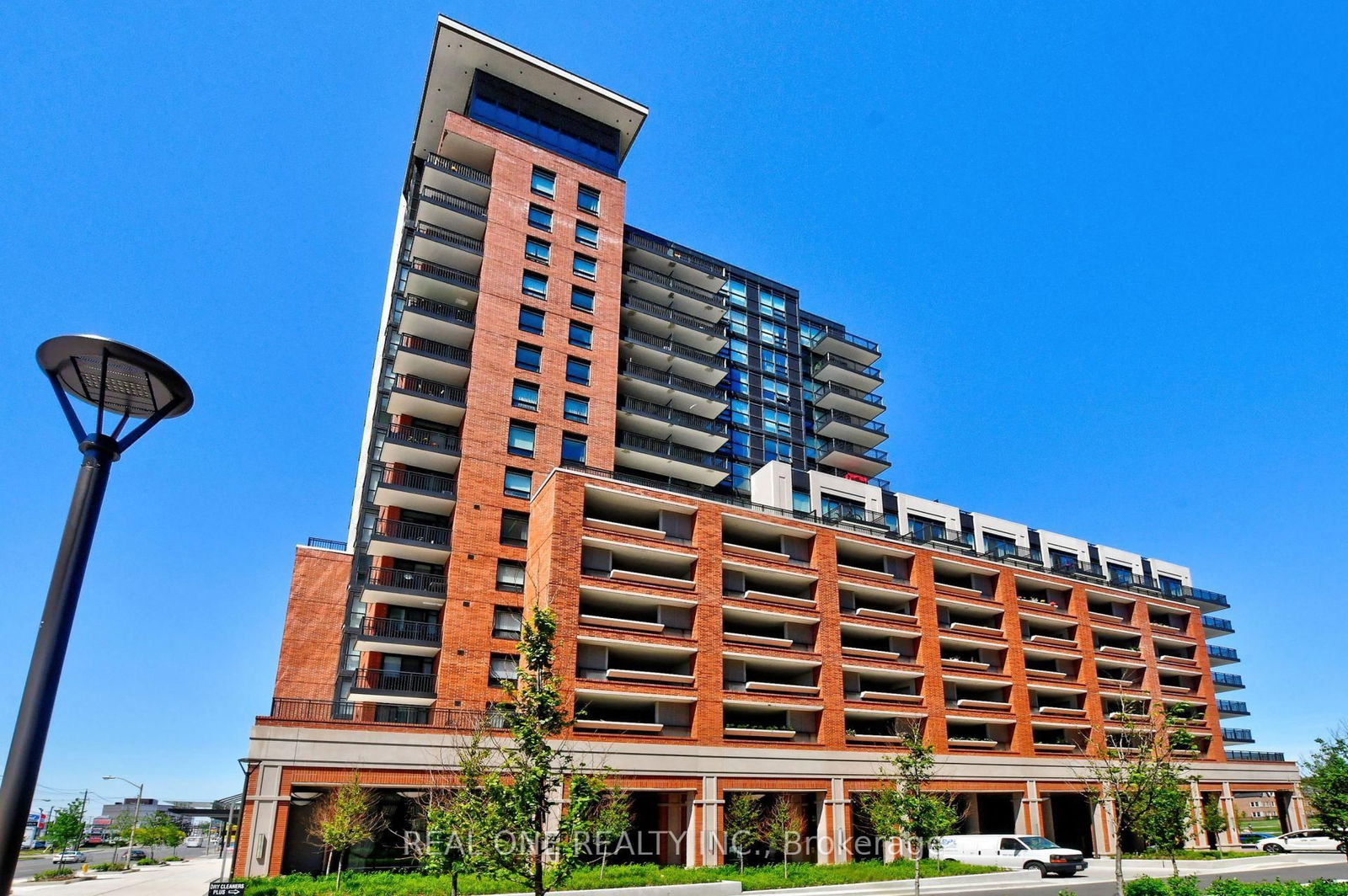 3091 Dufferin St, unit 901 for sale