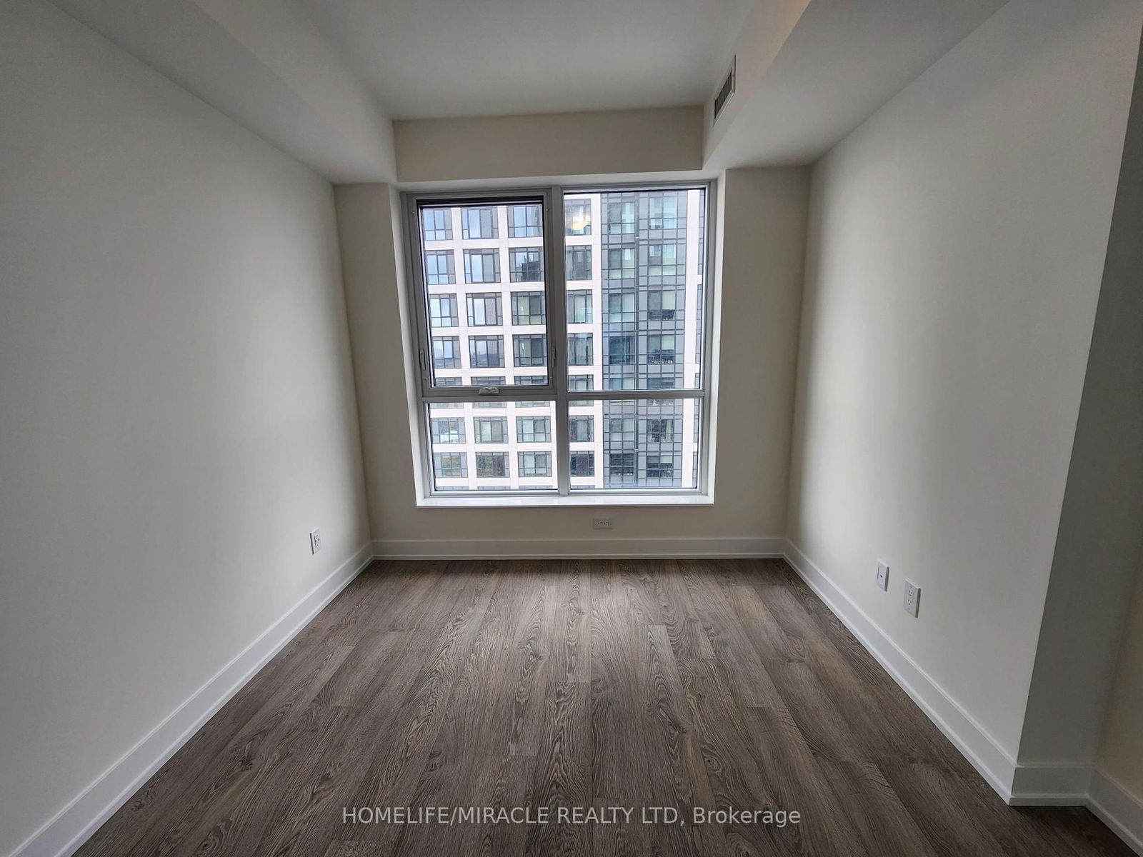 5 Mabelle Ave, unit 3230 for rent