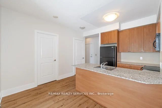 330 Burnhamthorpe Rd W, unit 2902 for rent