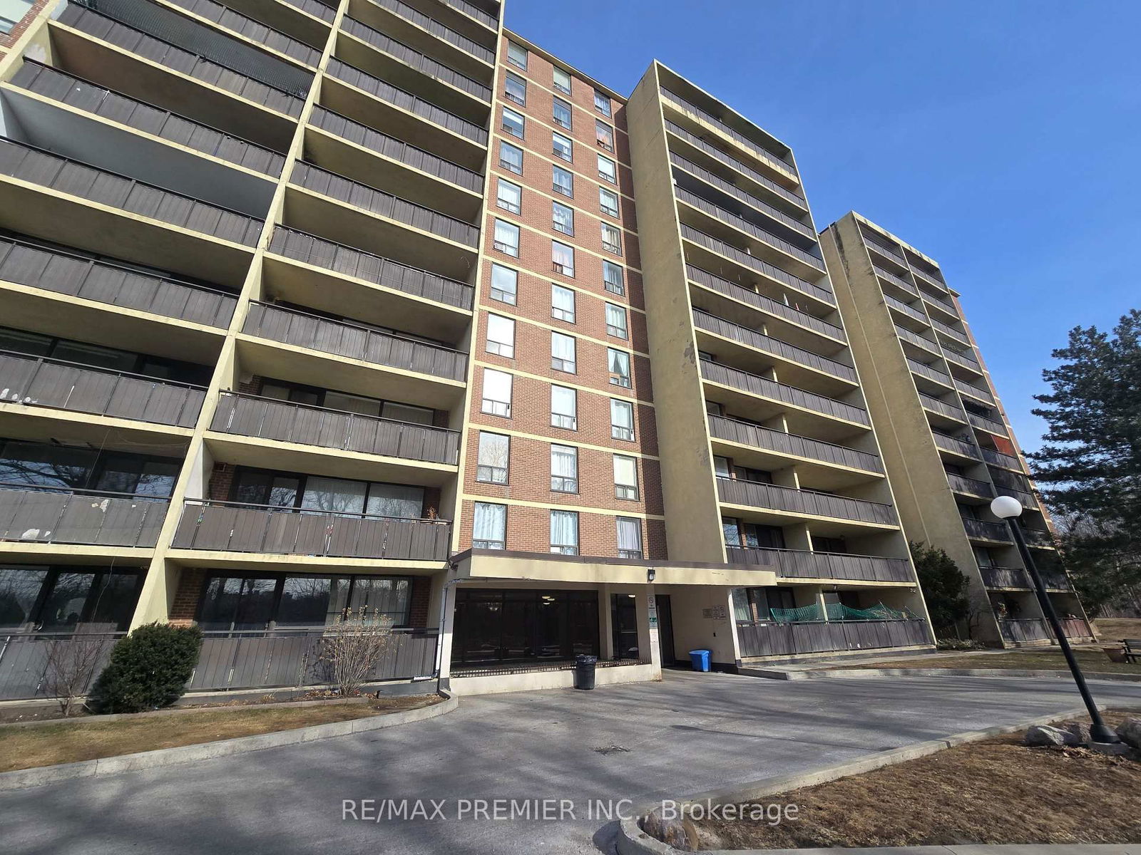 15 London Green Crt, unit 408 for rent