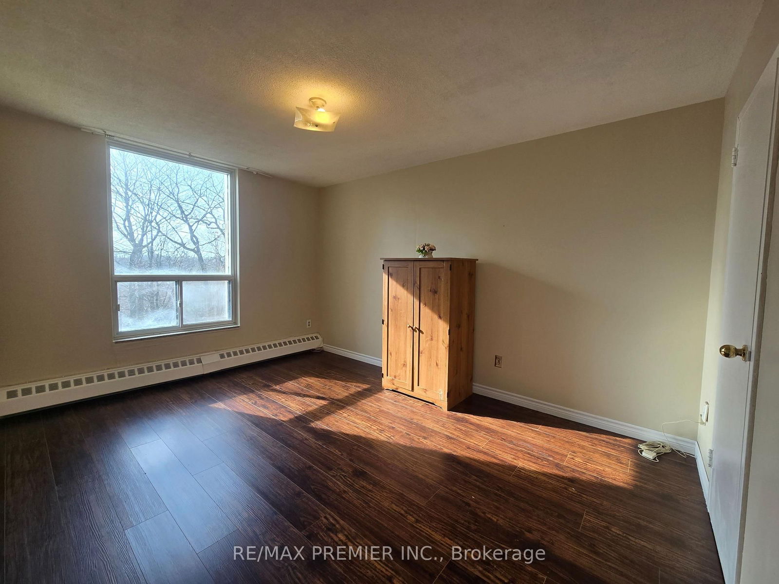 15 London Green Crt, unit 408 for rent