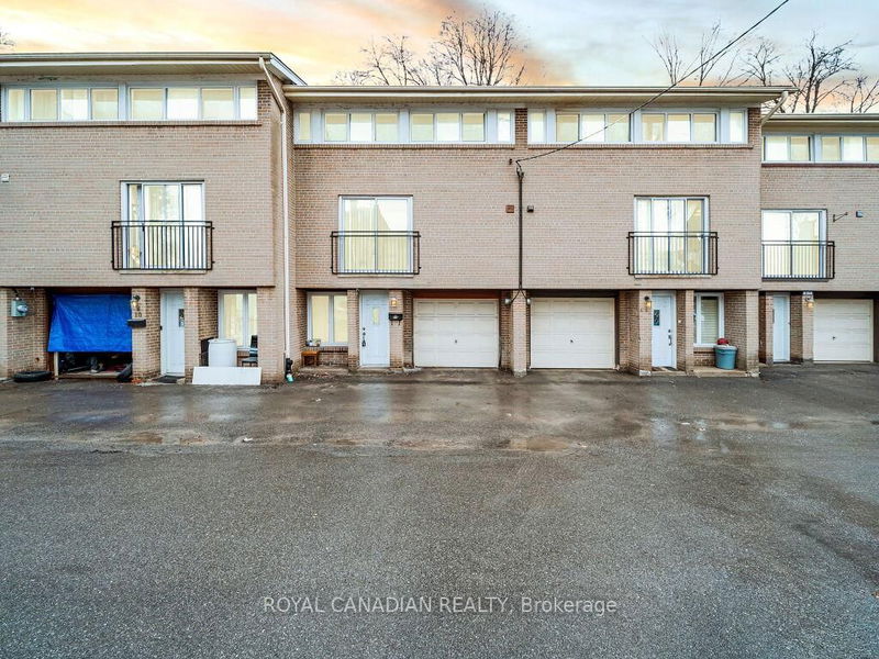 6 Sentinel Rd, unit 9 for sale