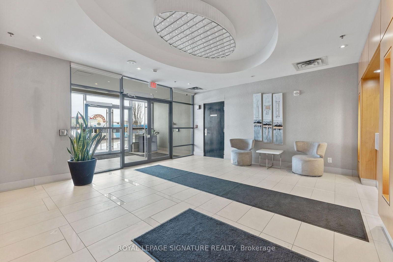 840 Queens Plate Dr, unit 104 for sale