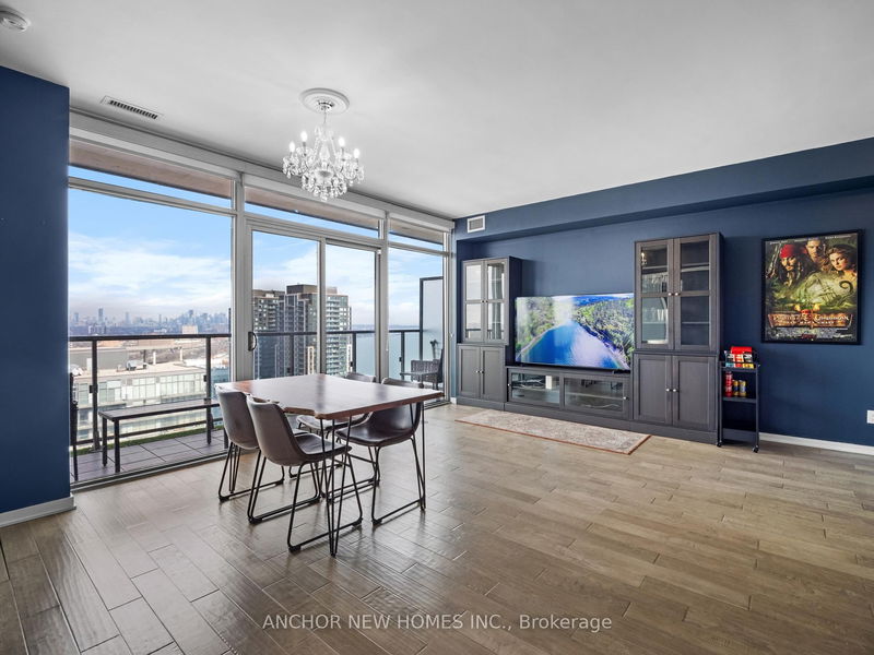 105 The Queens Way, unit 3315 for sale