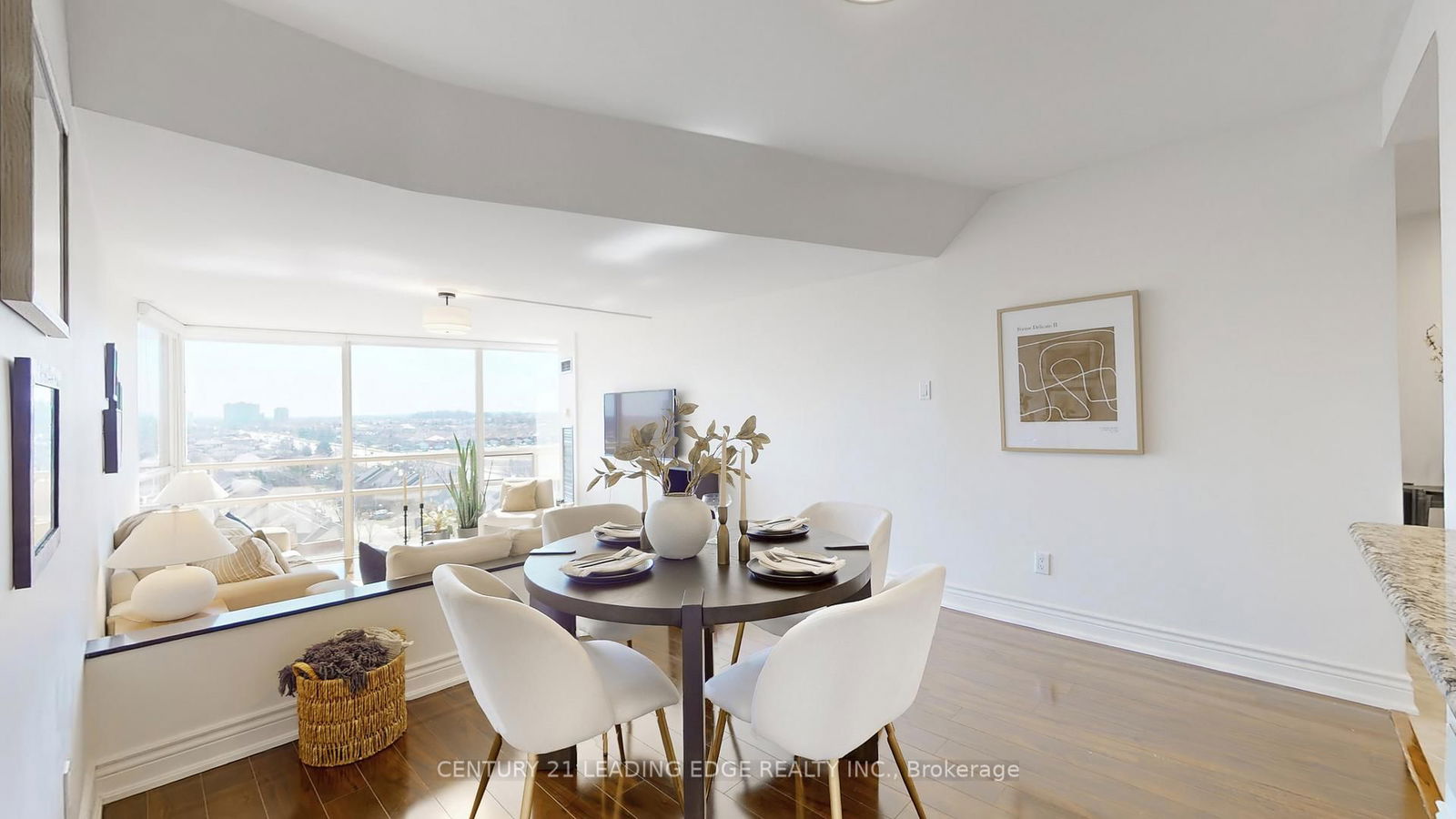 50 EGLINTON Ave W, unit 909 for sale
