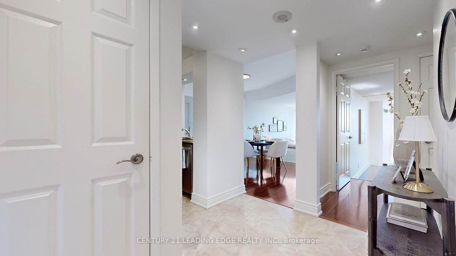 50 EGLINTON Ave W, unit 909 for sale